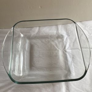 Anchor Hocking 9 by 9 inch glass baking pan